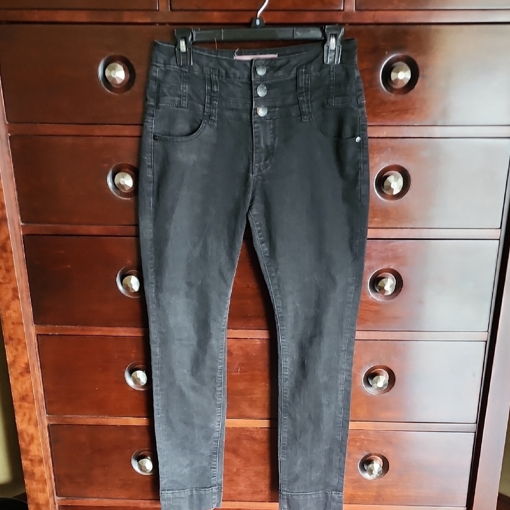 Women's Black High-Waisted Jeans